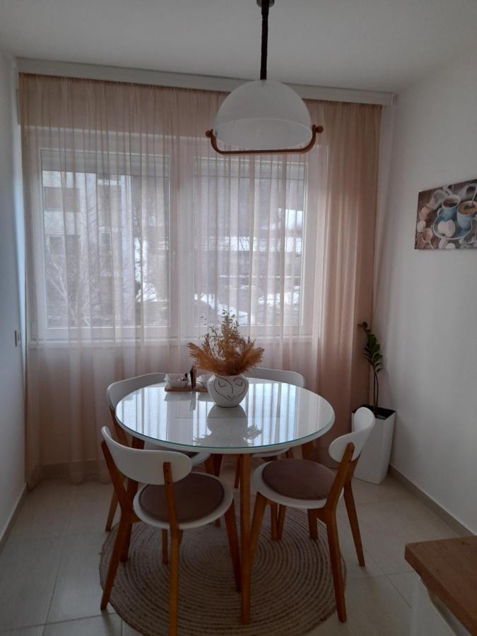 Apartman 8 Vrdnik Eksteriør billede