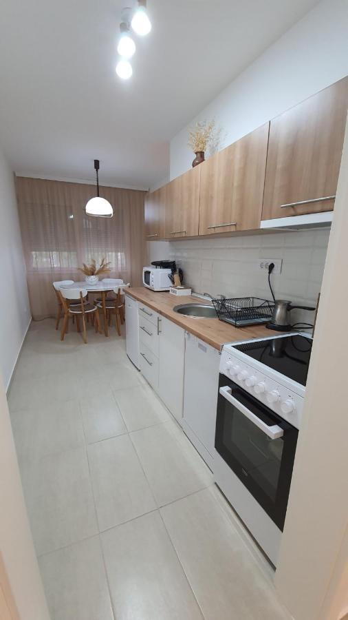 Apartman 8 Vrdnik Eksteriør billede