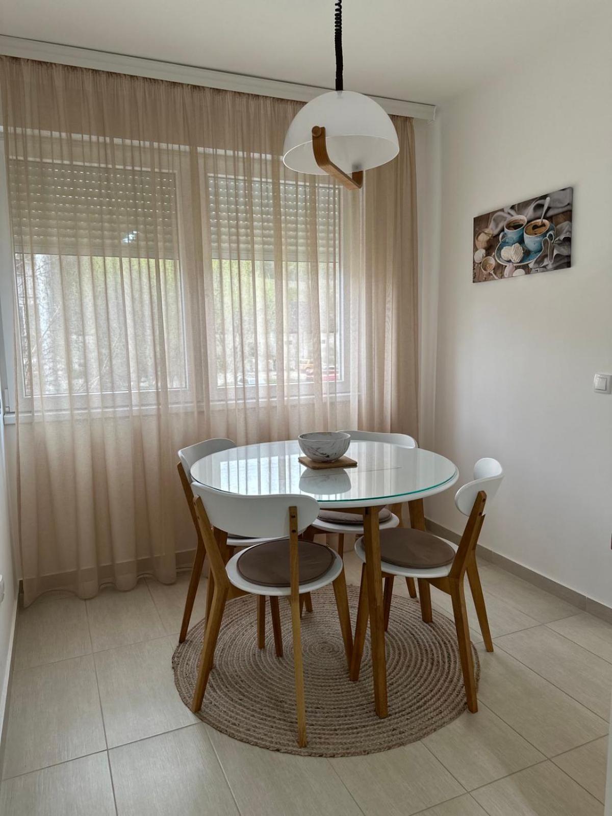 Apartman 8 Vrdnik Eksteriør billede